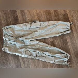 Abercrombie & Fitch High Rise Baggy Cargo Pant